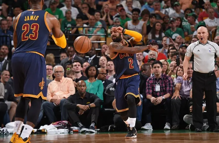 衣室里看到, 卢谈巨星分 衣室里看到, 卢谈巨星分