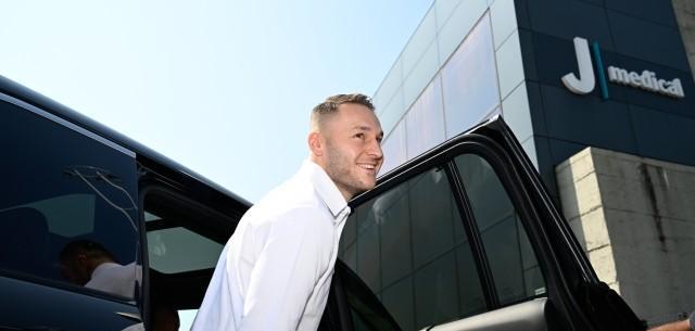 迥然不同 迥然不同